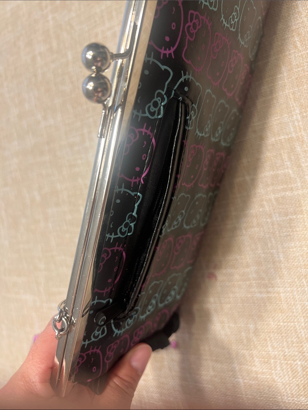Loungefly 2007 Hello Kitty Clutch With Attached Coin Purse - Picture 12 of 17